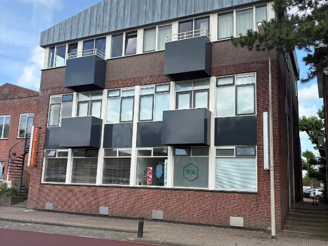 Appartement te huur in Noord-scharwoude, Noord Holland