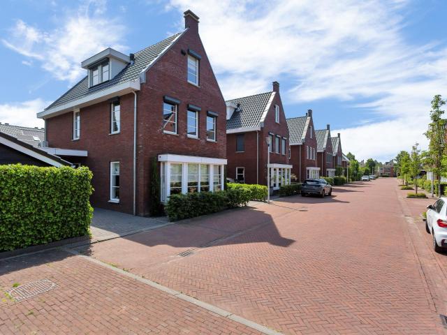 Woning te huur in Poortwijk, Oud-Beijerland