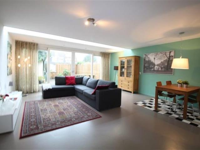 Woning te huur in Driemond, Amsterdam