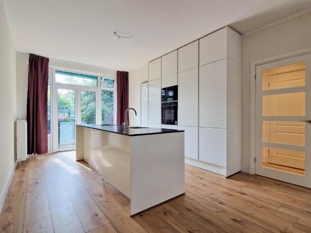 Appartement te huur in Vruchtenbuurt, Zuid Holland
