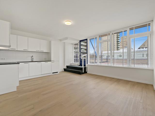 Appartement te huur in Winkelcentrum De Julianabaan, Voorburg