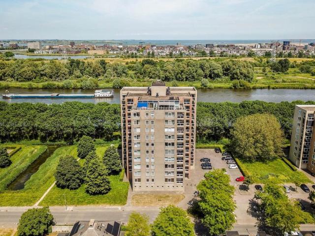 Appartement te huur in Diemen, Diemen-Noord