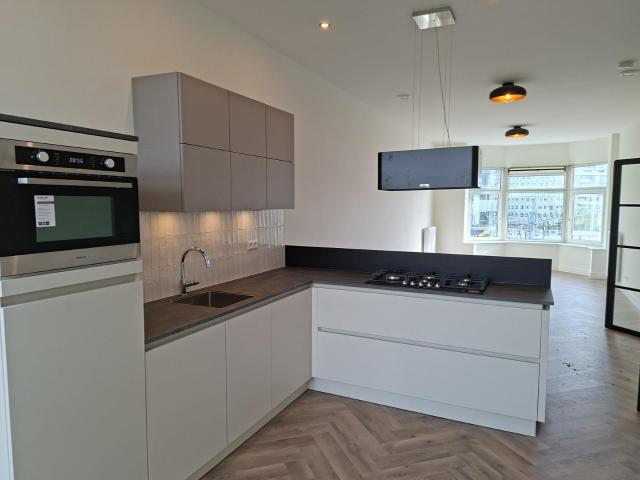 Appartement te huur in Rivierenbuurt, Zuid Holland