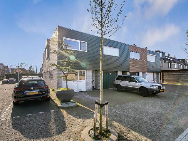 Eengezinswoning te huur in Oostgaarde, Capelle Aan Den Ijssel