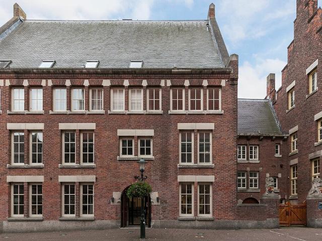 Bovenwoning te huur in Alkmaar, Binnenstad-West
