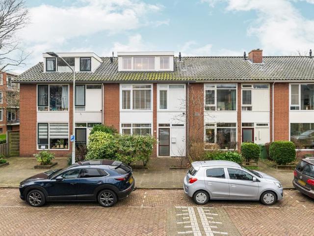 Woning te huur in De Coebel, Leiden