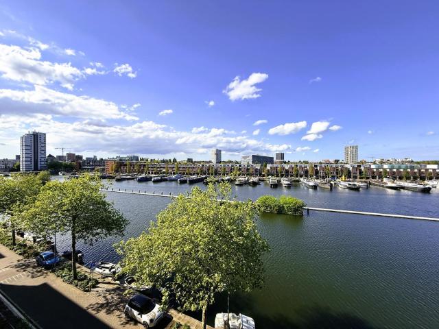 Appartement te huur in Oost, Amsterdam
