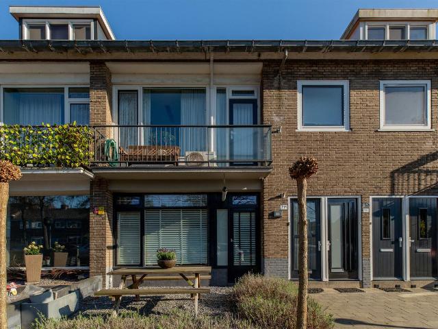Dubbele Bovenwoning te koop in Rotterdam, Overschie