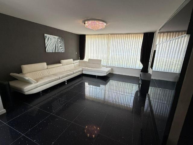 Woning te koop in Prinsenland, Rotterdam