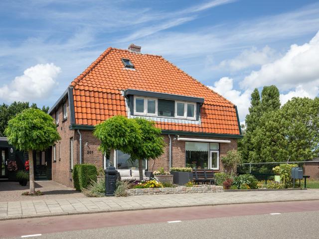 Eengezinswoning te koop in Aalsmeerderbrug