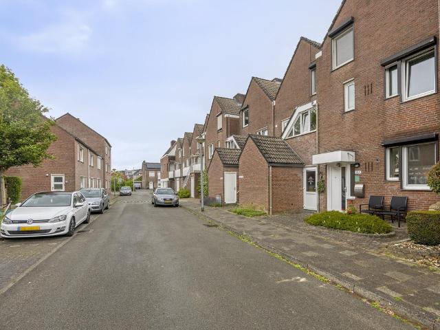 Benedenwoning te koop in Maastricht, Heugem