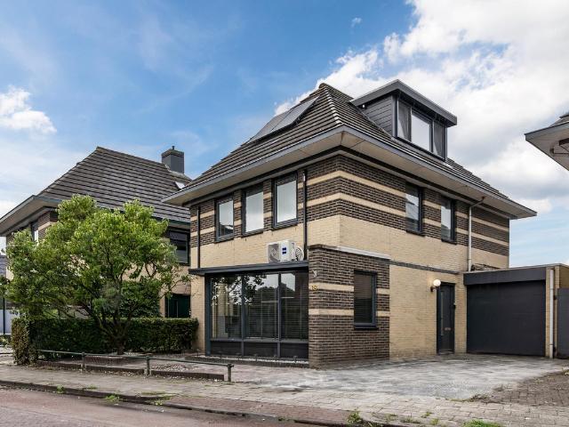 Eengezinswoning te koop in Hoogeveen, Zuid