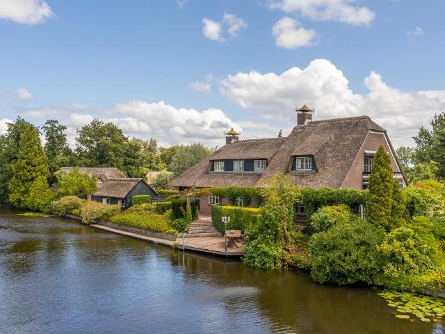 Woonboerderij te koop in Bleskensgraaf