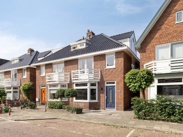 Eengezinswoning te koop in Beverwijk, Sint Aagtendorp