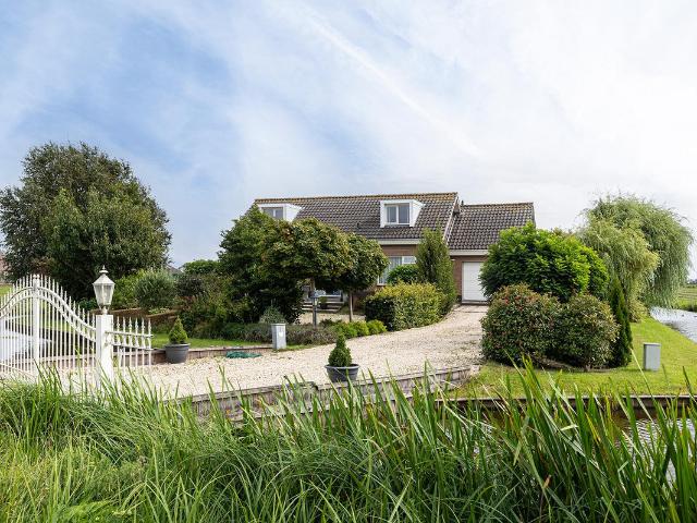 Bungalow te koop in Groot-ammers, Zuid Holland