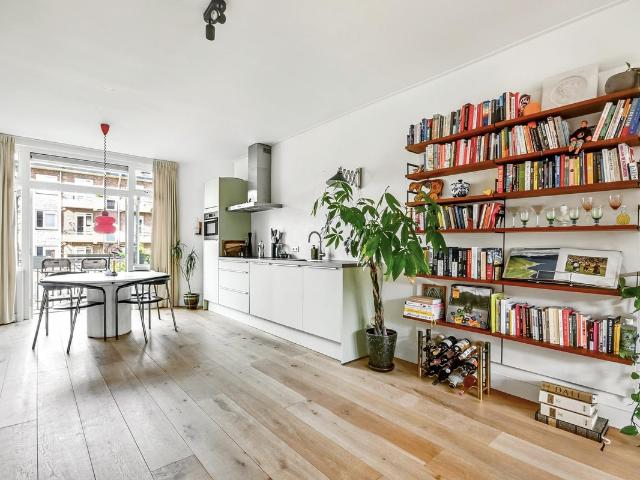 Bovenwoning te koop in Amsterdam, Landlust
