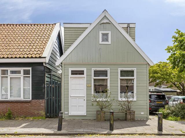 Eengezinswoning te koop in Zaandam