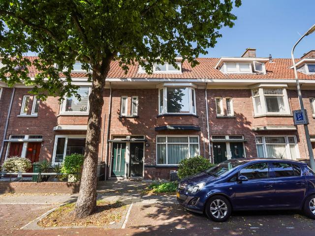 Bovenwoning te koop in 's-gravenhage, Laakkwartier
