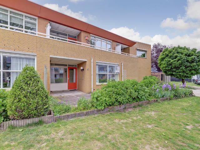 Benedenwoning te koop in Romeinse Godenbuurt, Strijen