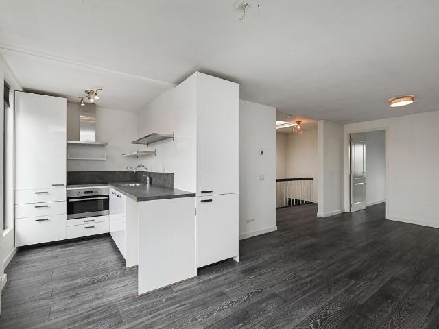 Bovenwoning te koop in Zorgvliet, 's-gravenhage