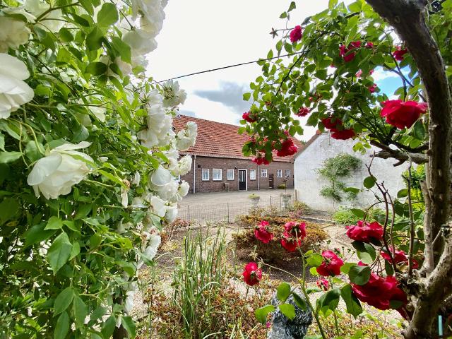 Woonboerderij te koop in Susteren