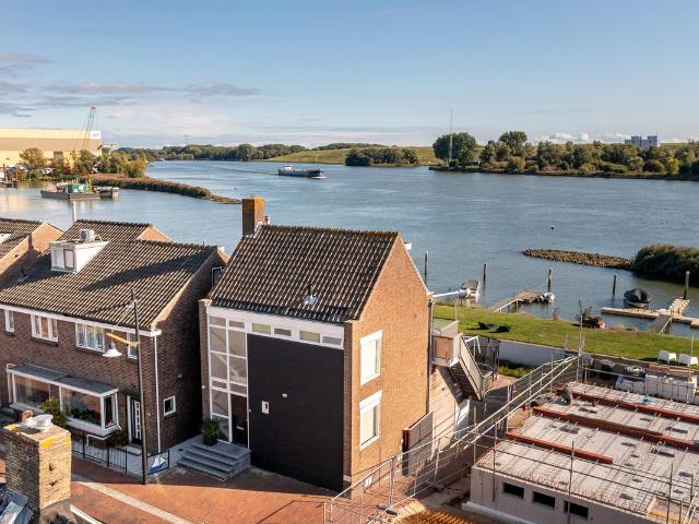 Woning te koop in Sliedrecht, Zuid Holland