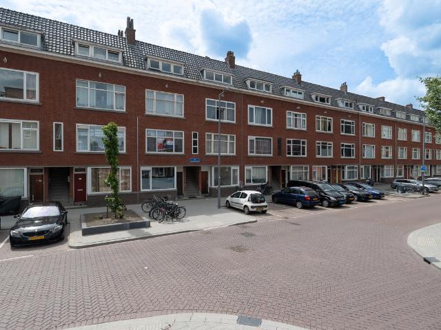 Benedenwoning te koop in Rotterdam, Tarwewijk