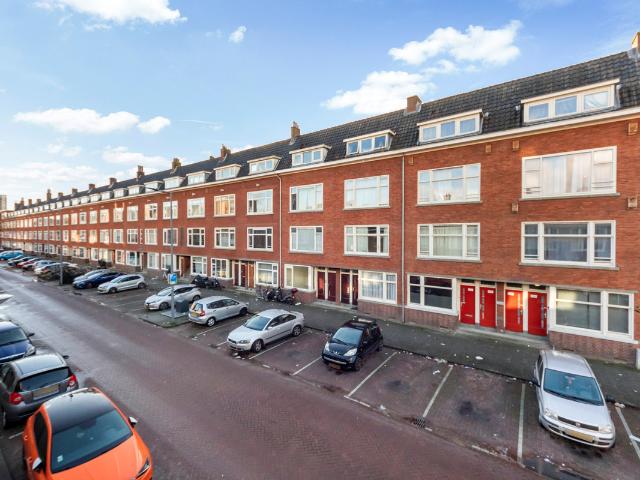 Benedenwoning te koop in Rotterdam, Tarwewijk