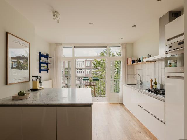 Bovenwoning te koop in Amsterdam, De Baarsjes
