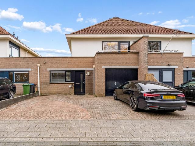 Eengezinswoning te koop in Lelystad, Flevoland