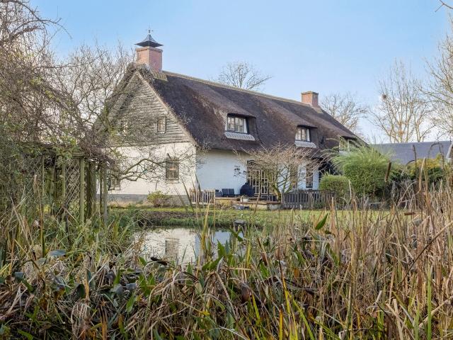 Woonboerderij te koop in Roosendaal, Noord Brabant