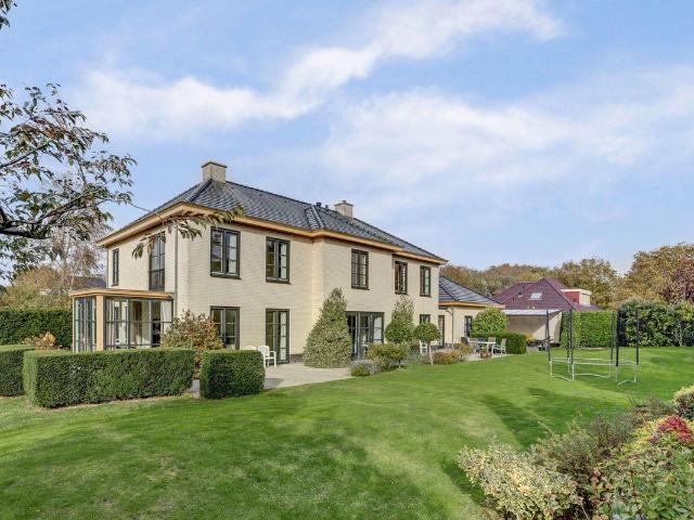 Woonboerderij te koop in Zeeland