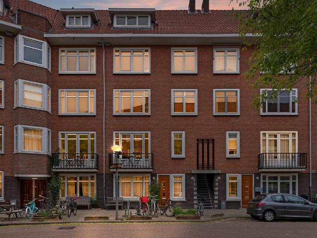 Bovenwoning te koop in Amsterdam, De Baarsjes