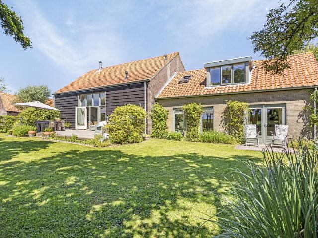 Woonboerderij te koop in Zeeland