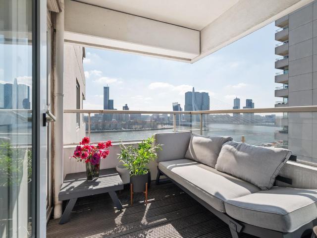 Appartement te koop in Stadsdriehoek, Rotterdam