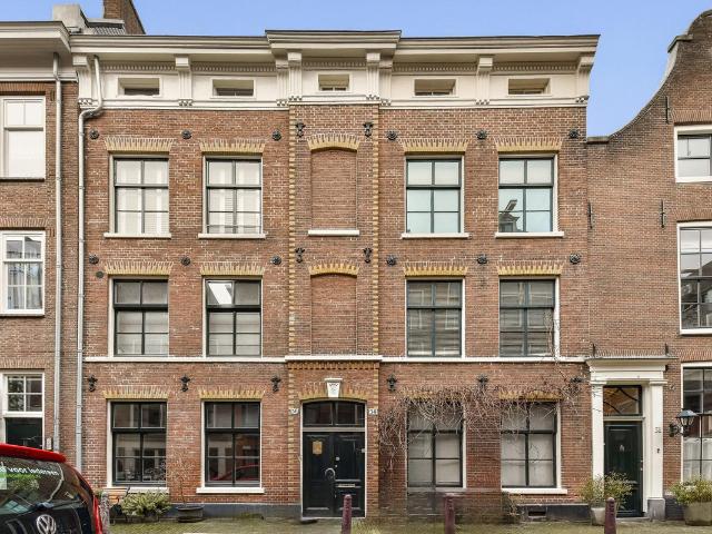 Tussenwoning te koop in Centrum, Amsterdam
