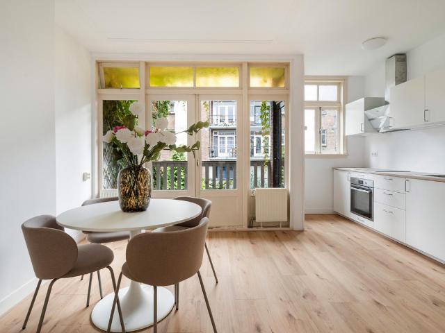 Bovenwoning te koop in Bergpolder, Rotterdam