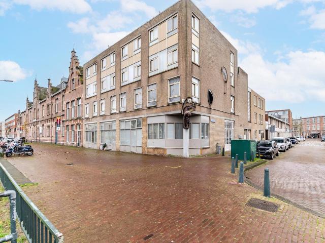 Benedenwoning te koop in Schilderswijk, Zuid Holland