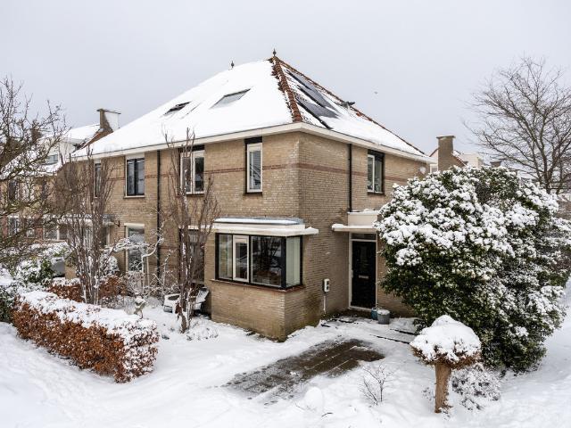 Tussenwoning te koop in Meerpolder, Berkel En Rodenrijs