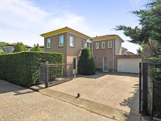 Eengezinswoning te koop in Julianadorp, Boterzwin