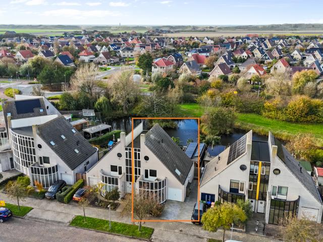 Eengezinswoning te koop in Boterzwin, Den Helder