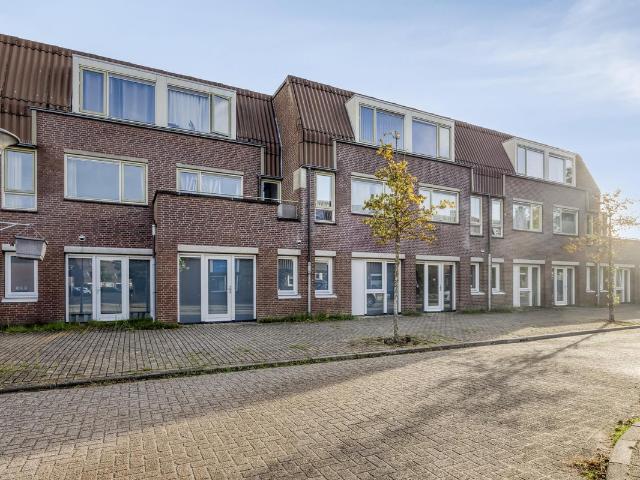 Benedenwoning te koop in De Gouwen, Almere