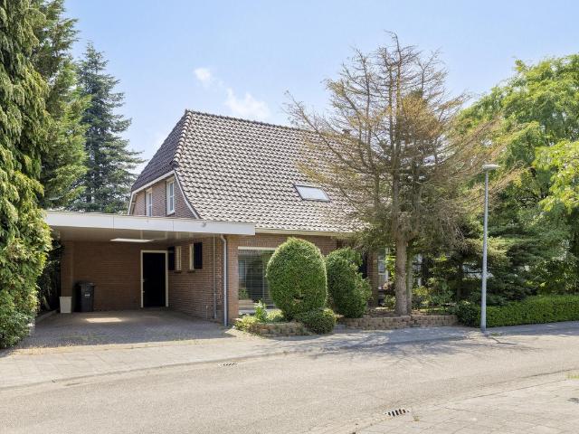 Eengezinswoning te koop in Oerle, Noord Brabant