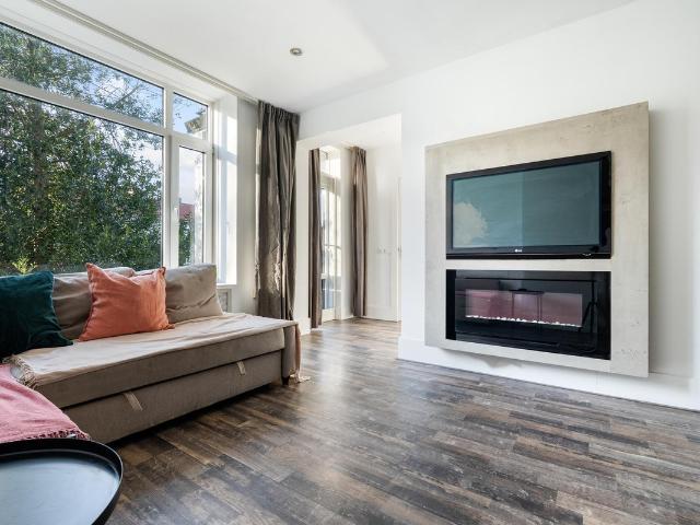 Bovenwoning te koop in Rubroek, Rotterdam