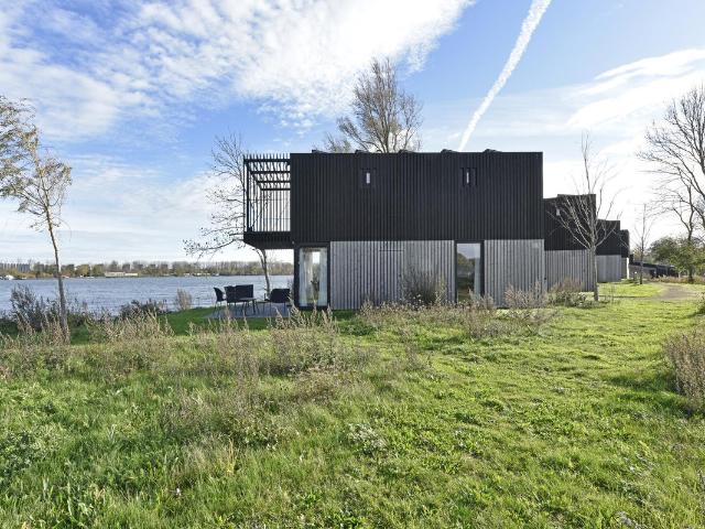 Woning te koop in Zwartewaal, Zuid Holland