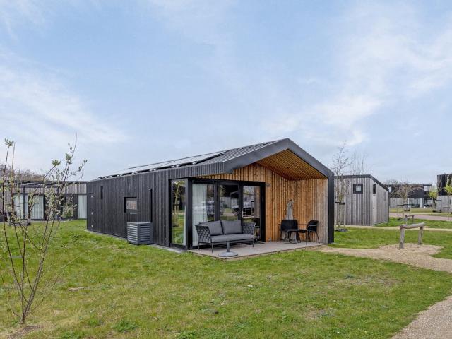 Woning te koop in Zwartewaal, Zuid Holland