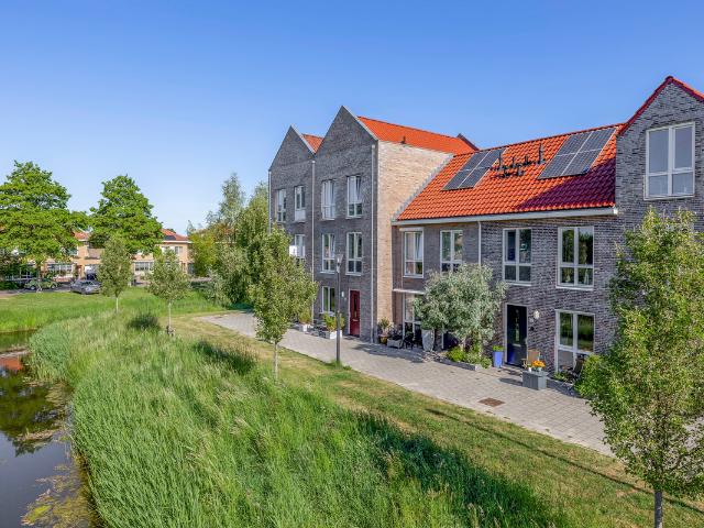 Woning te koop in Middelharnis, Zuid Holland