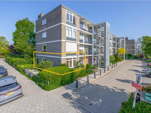 Benedenwoning te koop in Reeuwijk