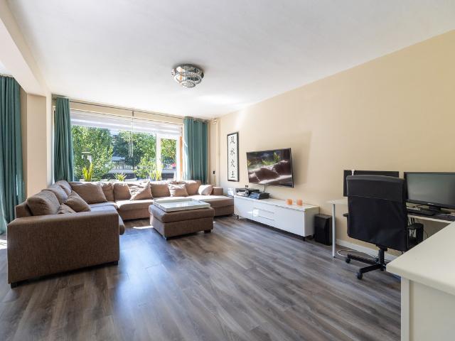 Dubbele Bovenwoning te koop in Leidschendam