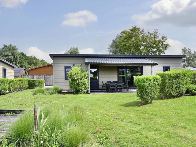 Eengezinswoning te koop in West-graftdijk